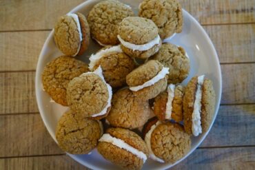 Oatmeal Whoopie Pies