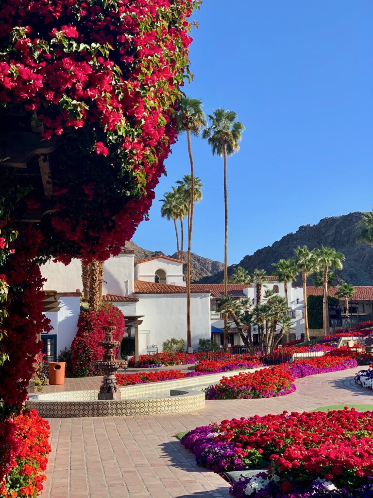 la quinta inn flowers along sidewalk