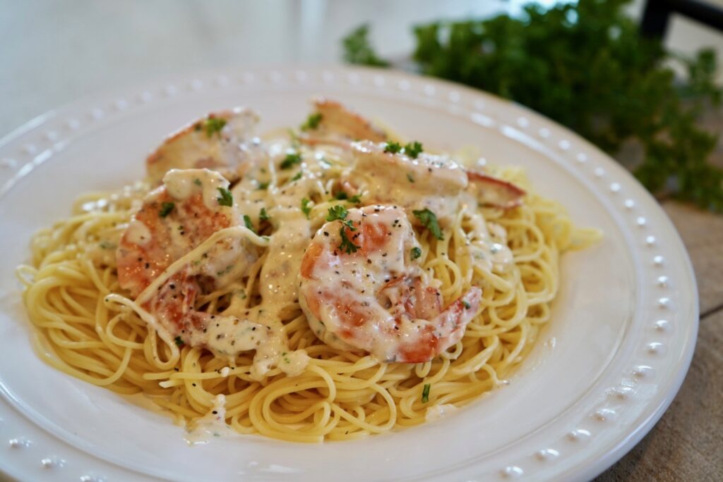 creamy garlic shrimp pasta