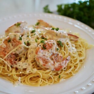 creamy garlic shrimp pasta